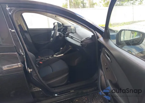 2017 Toyota Yaris Ia из США, поврежденный, VIN 3MYDLBYVXHY157588